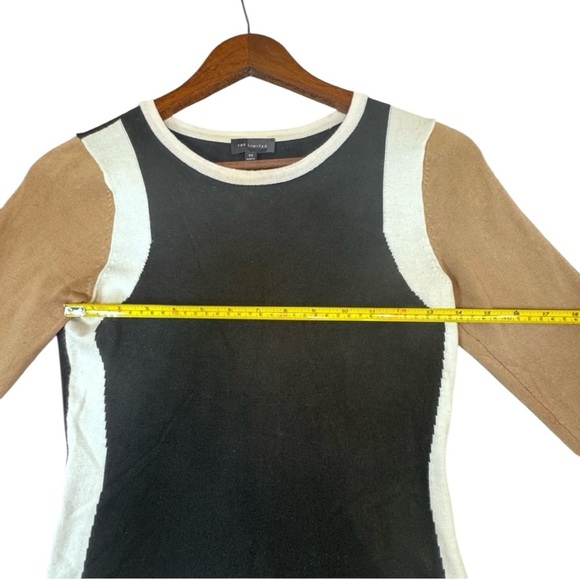 The Limited Black and Tan 3/4 Sleeve Crew Neck Sweater - Picture 8 of 13
